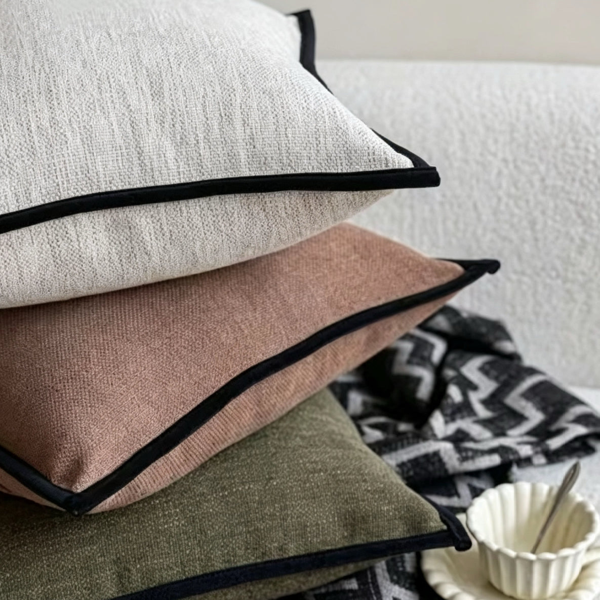 CUSHION
