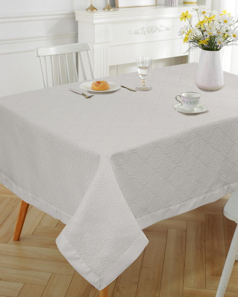 260 gsm Remi jacquard table cloth set- polyster