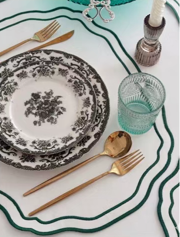 Attached table cloth+placemat+napkin, gift box packing