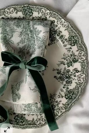 Attached table cloth+placemat+napkin, gift box packing