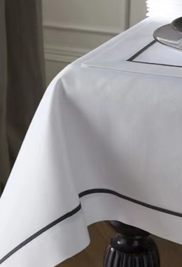 Attached table cloth+placemat+napkin, gift box packing
