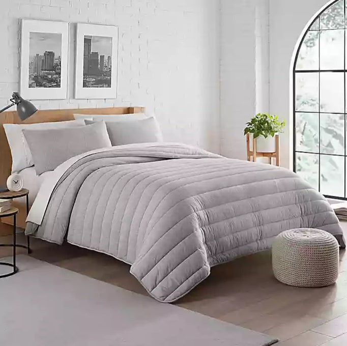 Three-piece bed cover set
